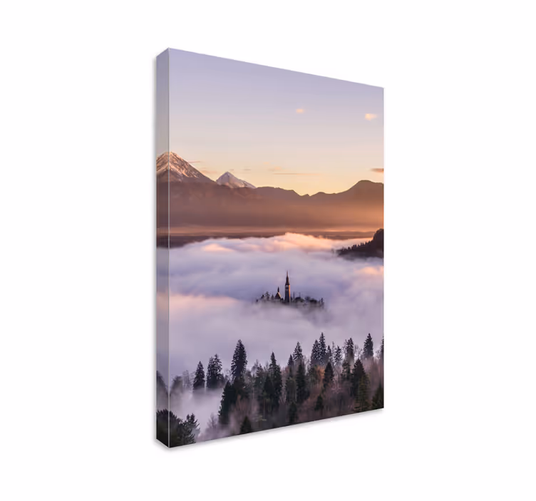 Sumuinen linna puolassa canvas taulu maisema - Tenstickers
