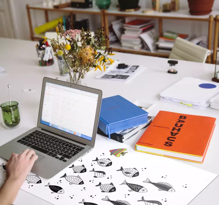 Hauska vastavirtaan uiva kala hiirimatto - Tenstickers