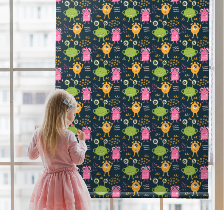 Hauska värikäs ulkomaalaisten kuvio lasten rullaverhot - Tenstickers