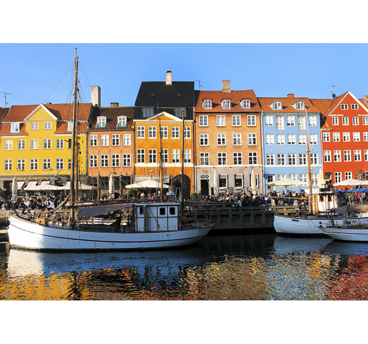 Heijastuneet kööpenhaminan värikkäät talot muut kaupunki ja maa v - Tenstickers