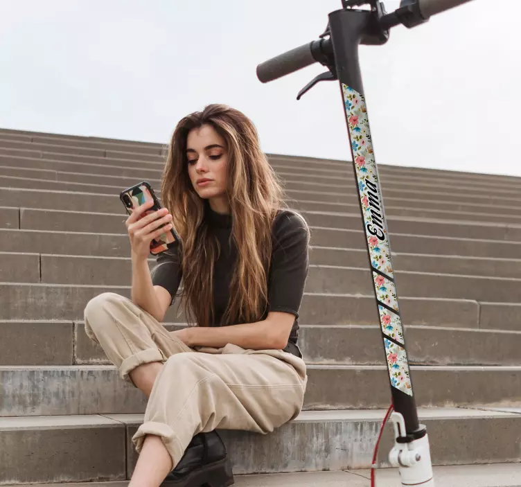 Patinete flores con nombre e-kick skootteriin - Tenstickers