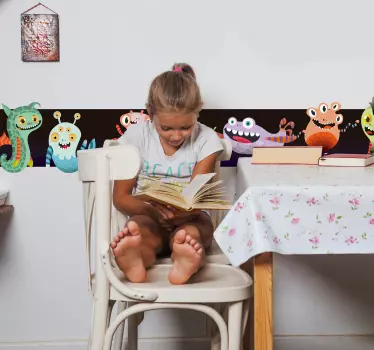 Värikkäät animoidut olennot koristereunus tarra - Tenstickers