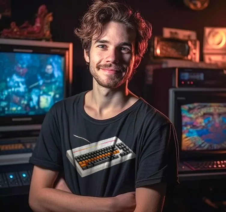 Retro tietokoneen näppäimistö t-paita - Tenstickers