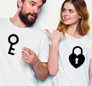 Avain ja sydän samanlaiset paidat - Tenstickers