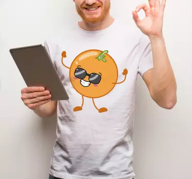 Iloinen oranssi hahmo t-paita - Tenstickers