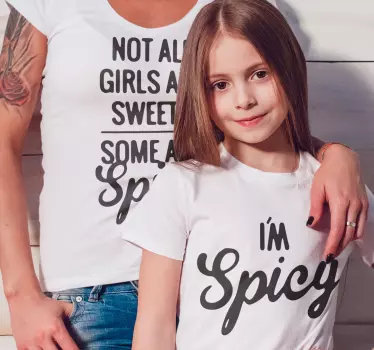 Kaikki tytöt eivät ole makeisia tpaita äiti tytär - Tenstickers