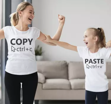 Kopioi liitä hauskaa äiti ja tytär t-paita - Tenstickers