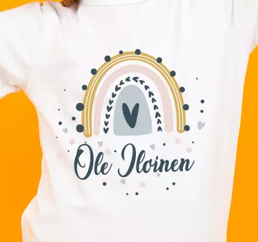 Ole onnellinen tyylikäs sateenkaari paita lapselle - Tenstickers