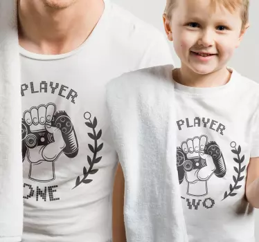 Pelaaja 1 ja pelaaja 2 isälle ja pojalle samanlaiset paidat - Tenstickers