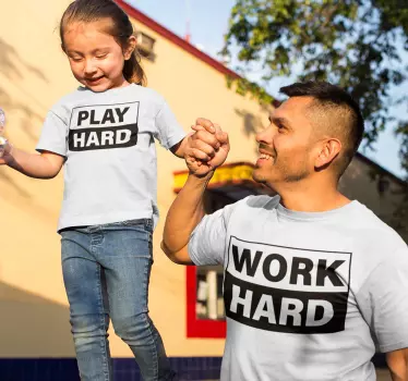 "Work hard" ja "Play hard" isän ja lapsen t-paita - Tenstickers