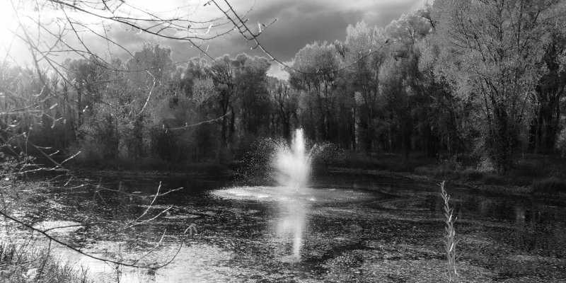 Rauhallinen vesiputousnäkymä luonto vinyylimatto - Tenstickers