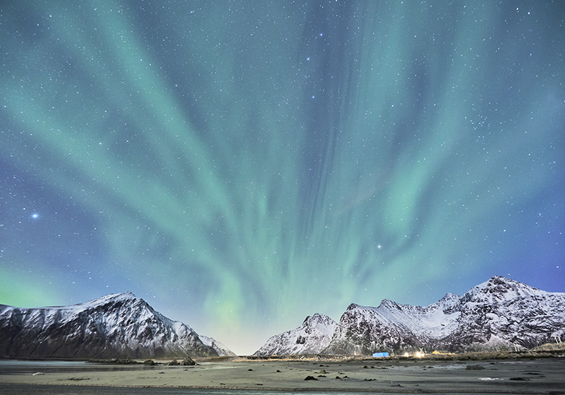 Revontulia valo vuoristossa Vinyylimatto makuuhuoneeseen - Tenstickers